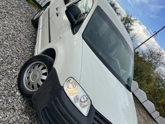 Белый Фольксваген Кадди, объемом двигателя 2 л и пробегом 270 тыс. км за 3900 $, фото 10 на Automoto.ua