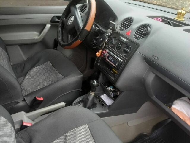 Білий Фольксваген Кадді, об'ємом двигуна 2 л та пробігом 250 тис. км за 5900 $, фото 2 на Automoto.ua