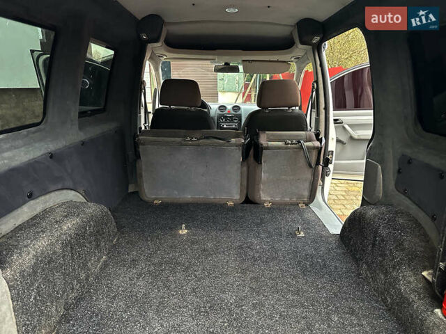 Белый Фольксваген Кадди, объемом двигателя 1.9 л и пробегом 360 тыс. км за 5200 $, фото 34 на Automoto.ua