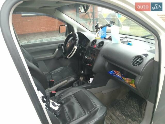 Білий Фольксваген Кадді, об'ємом двигуна 1.39 л та пробігом 33 тис. км за 3700 $, фото 4 на Automoto.ua