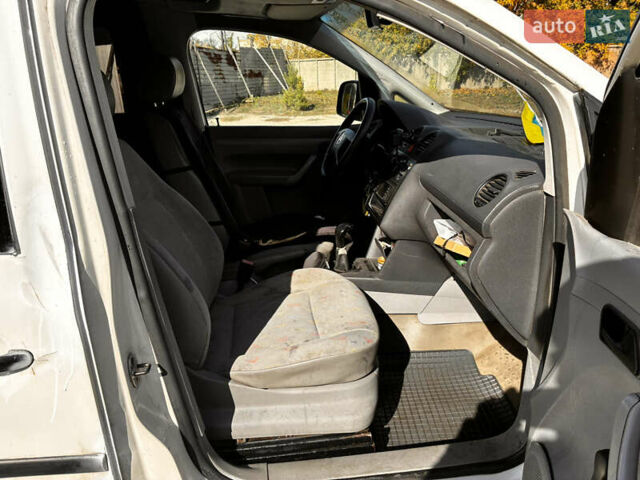 Білий Фольксваген Кадді, об'ємом двигуна 1.97 л та пробігом 250 тис. км за 4000 $, фото 7 на Automoto.ua