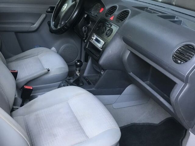 Белый Фольксваген Кадди, объемом двигателя 1.4 л и пробегом 215 тыс. км за 4651 $, фото 7 на Automoto.ua