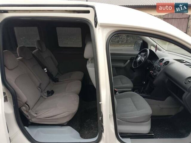 Белый Фольксваген Кадди, объемом двигателя 1.97 л и пробегом 249 тыс. км за 5500 $, фото 12 на Automoto.ua