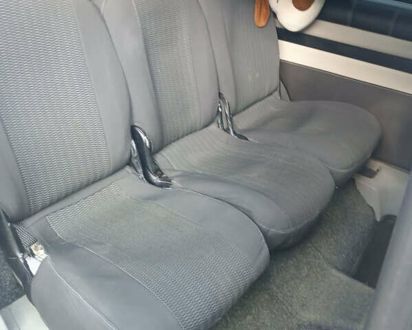 Белый Фольксваген Кадди, объемом двигателя 2 л и пробегом 362 тыс. км за 5200 $, фото 5 на Automoto.ua