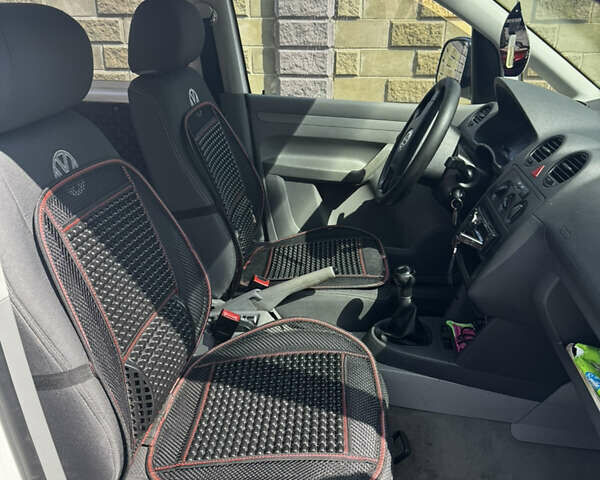 Белый Фольксваген Кадди, объемом двигателя 1.4 л и пробегом 388 тыс. км за 5100 $, фото 10 на Automoto.ua