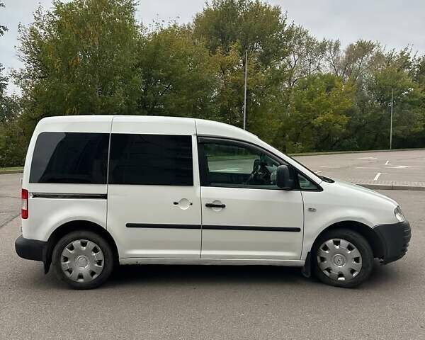 Белый Фольксваген Кадди, объемом двигателя 1.97 л и пробегом 334 тыс. км за 4850 $, фото 10 на Automoto.ua