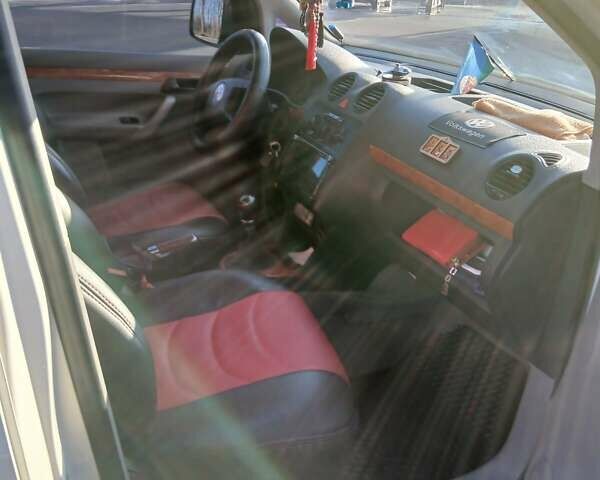 Белый Фольксваген Кадди, объемом двигателя 1.9 л и пробегом 390 тыс. км за 6500 $, фото 4 на Automoto.ua