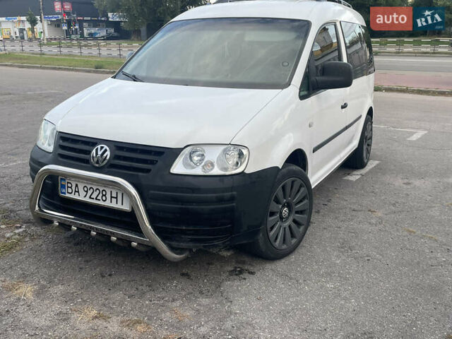 Белый Фольксваген Кадди, объемом двигателя 1.97 л и пробегом 220 тыс. км за 5500 $, фото 1 на Automoto.ua