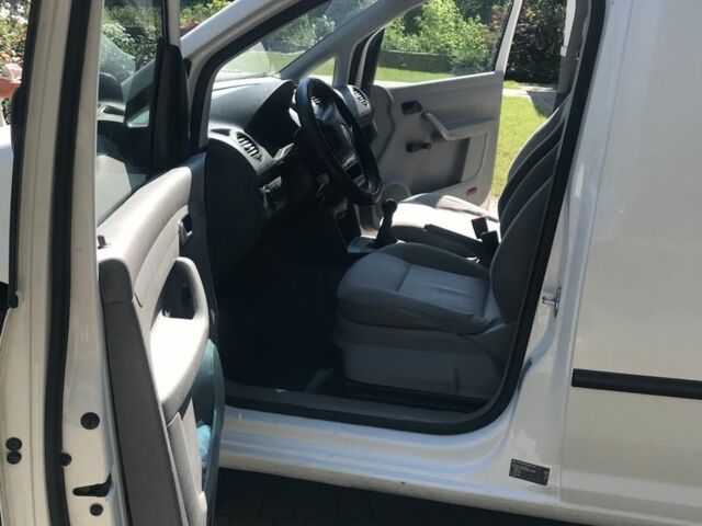 Белый Фольксваген Кадди, объемом двигателя 1.4 л и пробегом 215 тыс. км за 4651 $, фото 6 на Automoto.ua