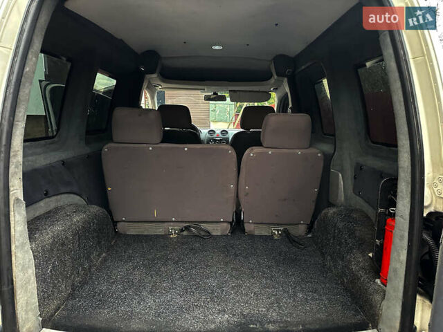 Белый Фольксваген Кадди, объемом двигателя 1.9 л и пробегом 360 тыс. км за 5200 $, фото 31 на Automoto.ua