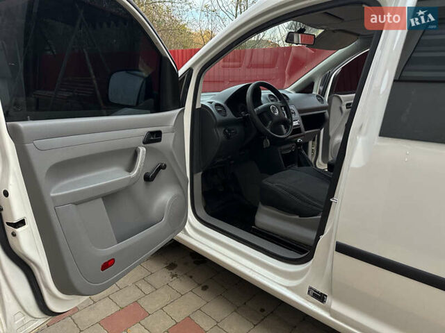 Белый Фольксваген Кадди, объемом двигателя 1.9 л и пробегом 360 тыс. км за 5200 $, фото 35 на Automoto.ua