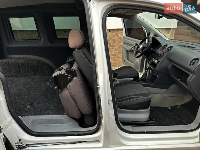 Белый Фольксваген Кадди, объемом двигателя 1.9 л и пробегом 360 тыс. км за 5200 $, фото 33 на Automoto.ua