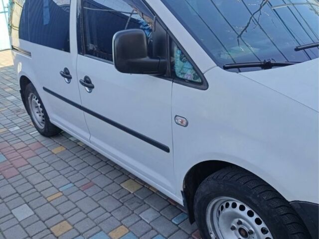 Белый Фольксваген Кадди, объемом двигателя 1.6 л и пробегом 30 тыс. км за 5000 $, фото 4 на Automoto.ua