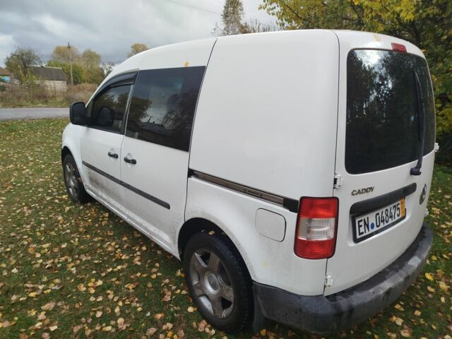 Белый Фольксваген Кадди, объемом двигателя 1.9 л и пробегом 385 тыс. км за 4500 $, фото 2 на Automoto.ua