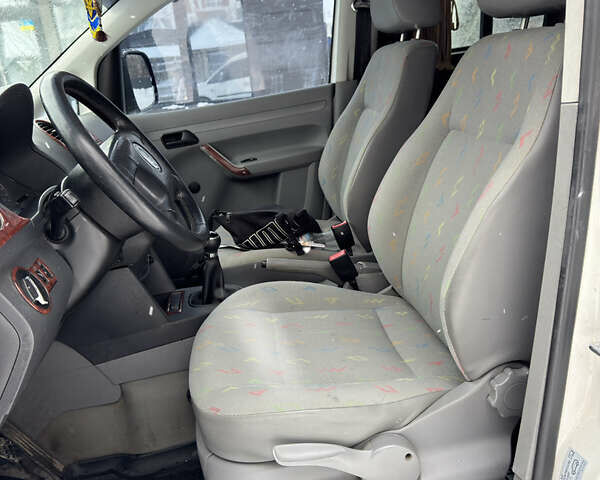 Белый Фольксваген Кадди, объемом двигателя 1.9 л и пробегом 413 тыс. км за 4999 $, фото 17 на Automoto.ua