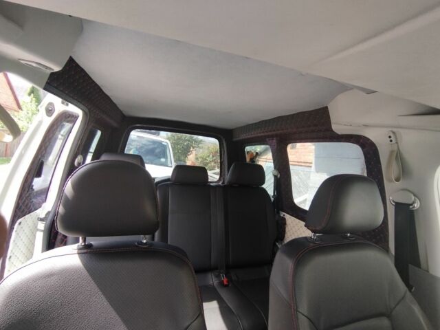 Белый Фольксваген Кадди, объемом двигателя 1.4 л и пробегом 290 тыс. км за 5050 $, фото 14 на Automoto.ua