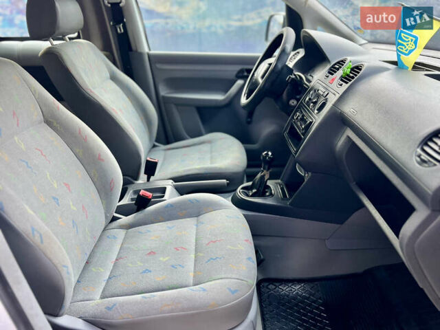 Белый Фольксваген Кадди, объемом двигателя 1.97 л и пробегом 273 тыс. км за 5800 $, фото 7 на Automoto.ua