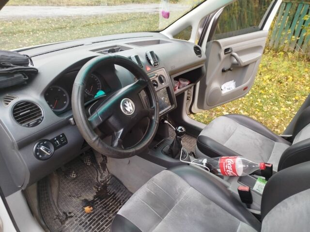 Белый Фольксваген Кадди, объемом двигателя 1.9 л и пробегом 385 тыс. км за 4500 $, фото 15 на Automoto.ua