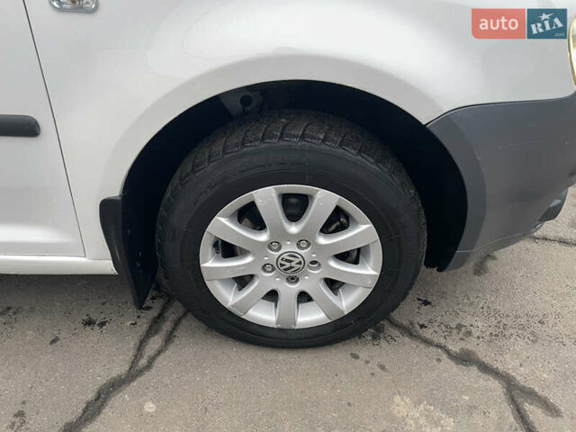 Білий Фольксваген Кадді, об'ємом двигуна 1.39 л та пробігом 219 тис. км за 5800 $, фото 37 на Automoto.ua