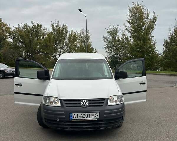 Белый Фольксваген Кадди, объемом двигателя 1.97 л и пробегом 334 тыс. км за 4850 $, фото 3 на Automoto.ua