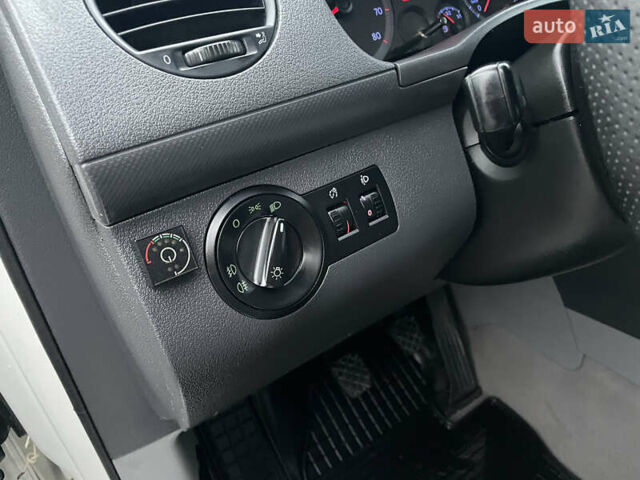 Білий Фольксваген Кадді, об'ємом двигуна 1.39 л та пробігом 219 тис. км за 5800 $, фото 10 на Automoto.ua