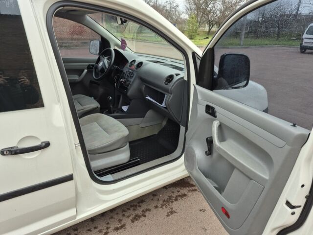 Білий Фольксваген Кадді, об'ємом двигуна 2 л та пробігом 248 тис. км за 4200 $, фото 3 на Automoto.ua