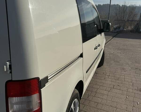 Белый Фольксваген Кадди, объемом двигателя 1.9 л и пробегом 338 тыс. км за 5999 $, фото 5 на Automoto.ua