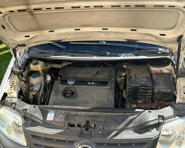 Белый Фольксваген Кадди, объемом двигателя 1.4 л и пробегом 204 тыс. км за 5400 $, фото 4 на Automoto.ua