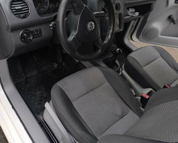 Белый Фольксваген Кадди, объемом двигателя 1.9 л и пробегом 321 тыс. км за 5500 $, фото 12 на Automoto.ua