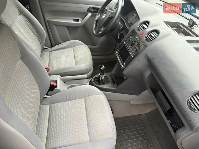 Белый Фольксваген Кадди, объемом двигателя 1.9 л и пробегом 423 тыс. км за 3999 $, фото 8 на Automoto.ua