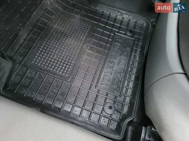 Белый Фольксваген Кадди, объемом двигателя 1.9 л и пробегом 226 тыс. км за 6600 $, фото 73 на Automoto.ua
