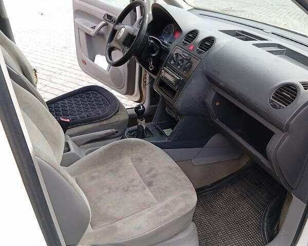 Белый Фольксваген Кадди, объемом двигателя 2 л и пробегом 378 тыс. км за 3500 $, фото 13 на Automoto.ua