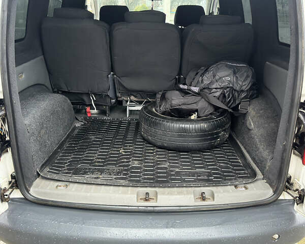 Белый Фольксваген Кадди, объемом двигателя 1.97 л и пробегом 356 тыс. км за 4150 $, фото 23 на Automoto.ua