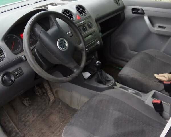 Фольксваген Кадди 2006 в Черкассах на Automoto.ua Белый Фольксваген Кадди, объемом двигателя 2 л и пробегом 270 тыс. км за 5500 $, фото 3 на Automoto.ua