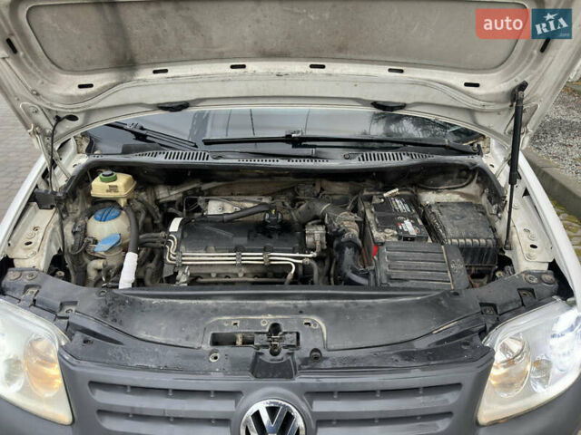 Белый Фольксваген Кадди, объемом двигателя 1.97 л и пробегом 356 тыс. км за 4150 $, фото 12 на Automoto.ua
