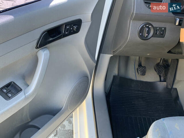 Белый Фольксваген Кадди, объемом двигателя 1.9 л и пробегом 232 тыс. км за 5750 $, фото 14 на Automoto.ua