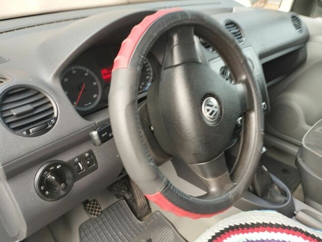 Белый Фольксваген Кадди, объемом двигателя 2 л и пробегом 257 тыс. км за 4500 $, фото 13 на Automoto.ua