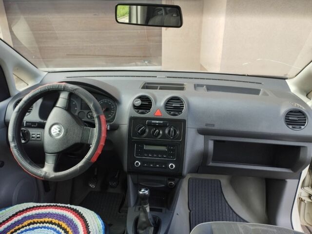 Белый Фольксваген Кадди, объемом двигателя 2 л и пробегом 257 тыс. км за 4500 $, фото 6 на Automoto.ua