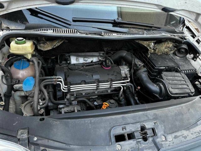 Белый Фольксваген Кадди, объемом двигателя 2 л и пробегом 360 тыс. км за 4500 $, фото 2 на Automoto.ua