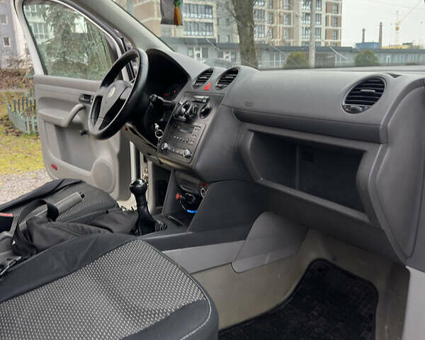 Белый Фольксваген Кадди, объемом двигателя 1.97 л и пробегом 356 тыс. км за 4150 $, фото 15 на Automoto.ua