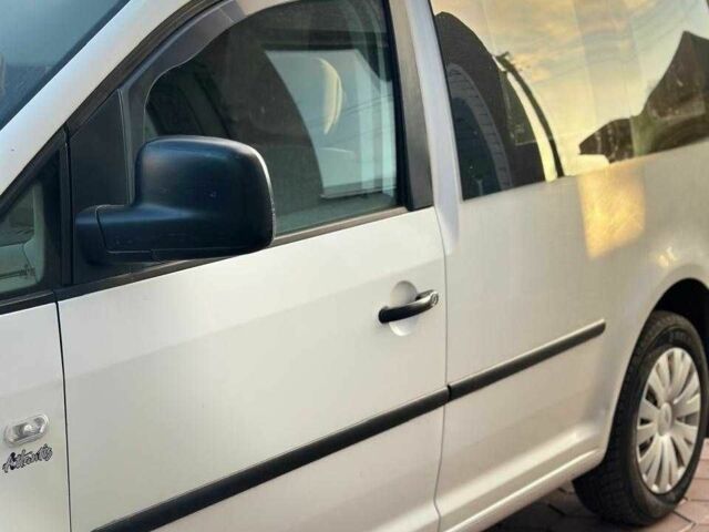 Белый Фольксваген Кадди, объемом двигателя 2 л и пробегом 360 тыс. км за 4500 $, фото 5 на Automoto.ua