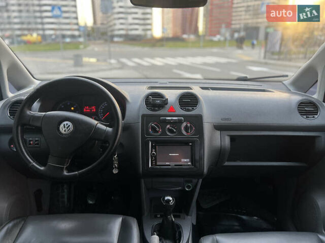 Белый Фольксваген Кадди, объемом двигателя 2 л и пробегом 225 тыс. км за 4950 $, фото 47 на Automoto.ua