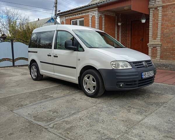 Белый Фольксваген Кадди, объемом двигателя 2 л и пробегом 220 тыс. км за 6200 $, фото 2 на Automoto.ua