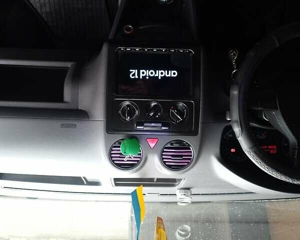 Белый Фольксваген Кадди, объемом двигателя 1.9 л и пробегом 322 тыс. км за 5600 $, фото 3 на Automoto.ua