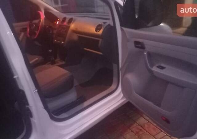 Белый Фольксваген Кадди, объемом двигателя 1.9 л и пробегом 320 тыс. км за 5200 $, фото 17 на Automoto.ua