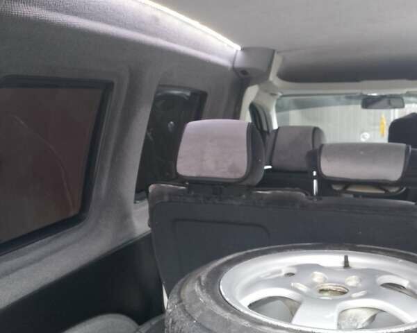 Белый Фольксваген Кадди, объемом двигателя 1.9 л и пробегом 322 тыс. км за 5600 $, фото 4 на Automoto.ua