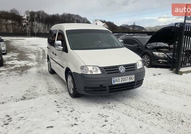 Белый Фольксваген Кадди, объемом двигателя 1.97 л и пробегом 245 тыс. км за 4900 $, фото 11 на Automoto.ua