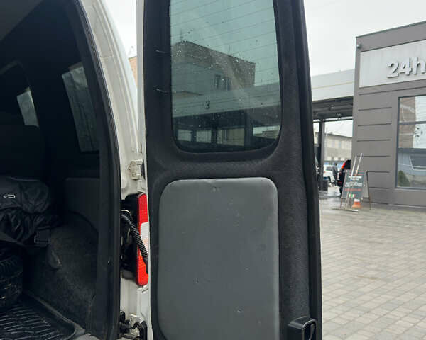 Белый Фольксваген Кадди, объемом двигателя 1.97 л и пробегом 356 тыс. км за 4150 $, фото 25 на Automoto.ua