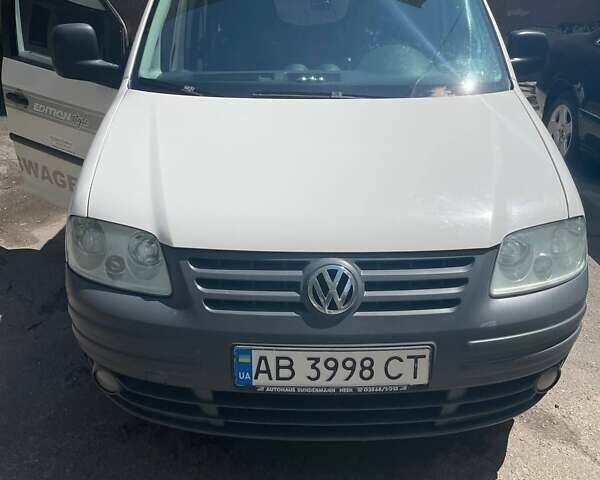 Белый Фольксваген Кадди, объемом двигателя 1.9 л и пробегом 220 тыс. км за 6500 $, фото 1 на Automoto.ua