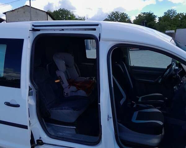 Білий Фольксваген Кадді, об'ємом двигуна 1.97 л та пробігом 274 тис. км за 5900 $, фото 1 на Automoto.ua